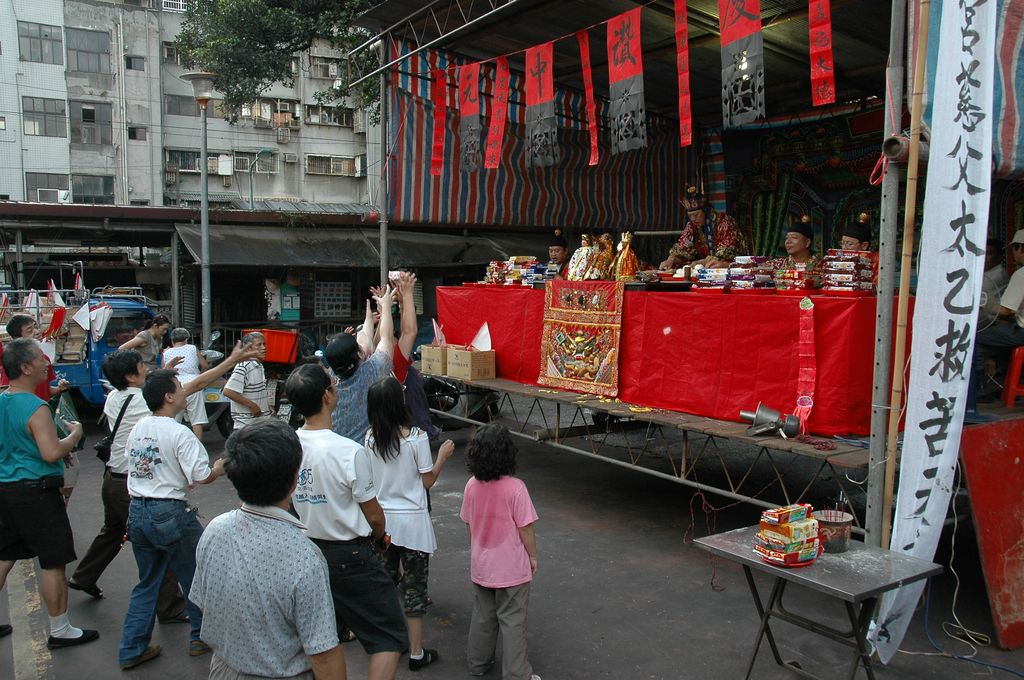 圖：中元普度施食