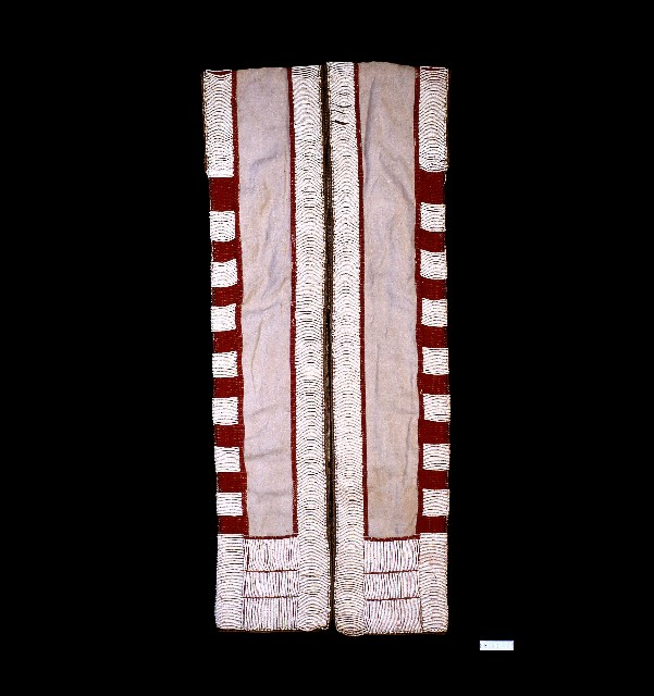 圖：泰雅族貝珠裝飾無袖上衣（本館館藏，登錄號：19970011276）