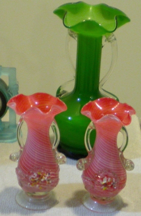 圖1：玻璃花瓶（《臺灣民俗文物辭彙類編》，辭條編號0443）