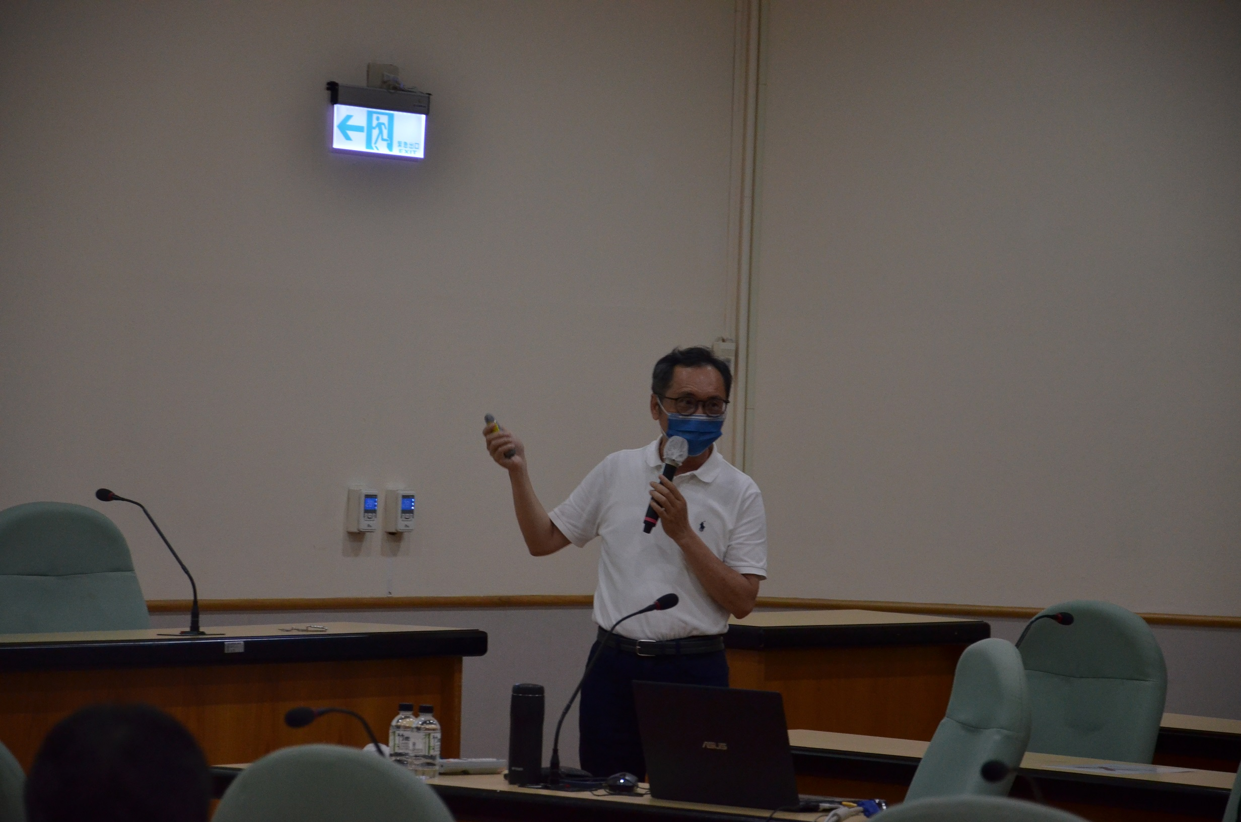 圖1：講座吳永華老師