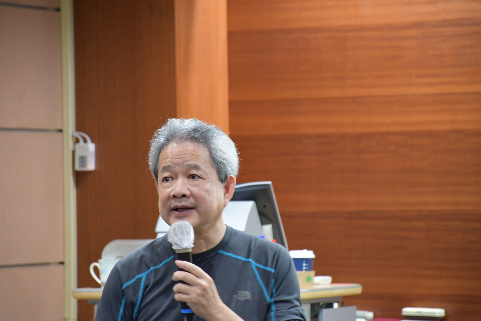 圖1：講座李文良特聘教授