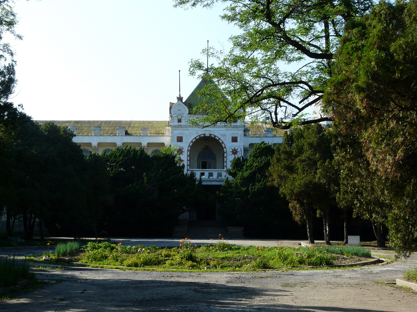 圖3：位在大連的關東州廳建築現況，於1906年落成（資料來源：維基百科）