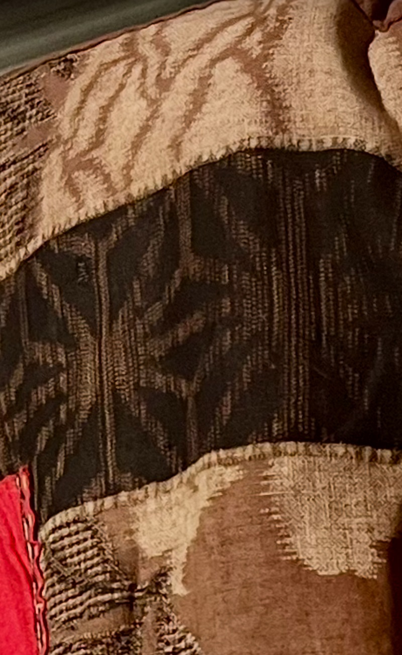 圖2：賽德克族女子長袖短衣上之麻葉紋花布（本館館藏，登錄號：19970011280）