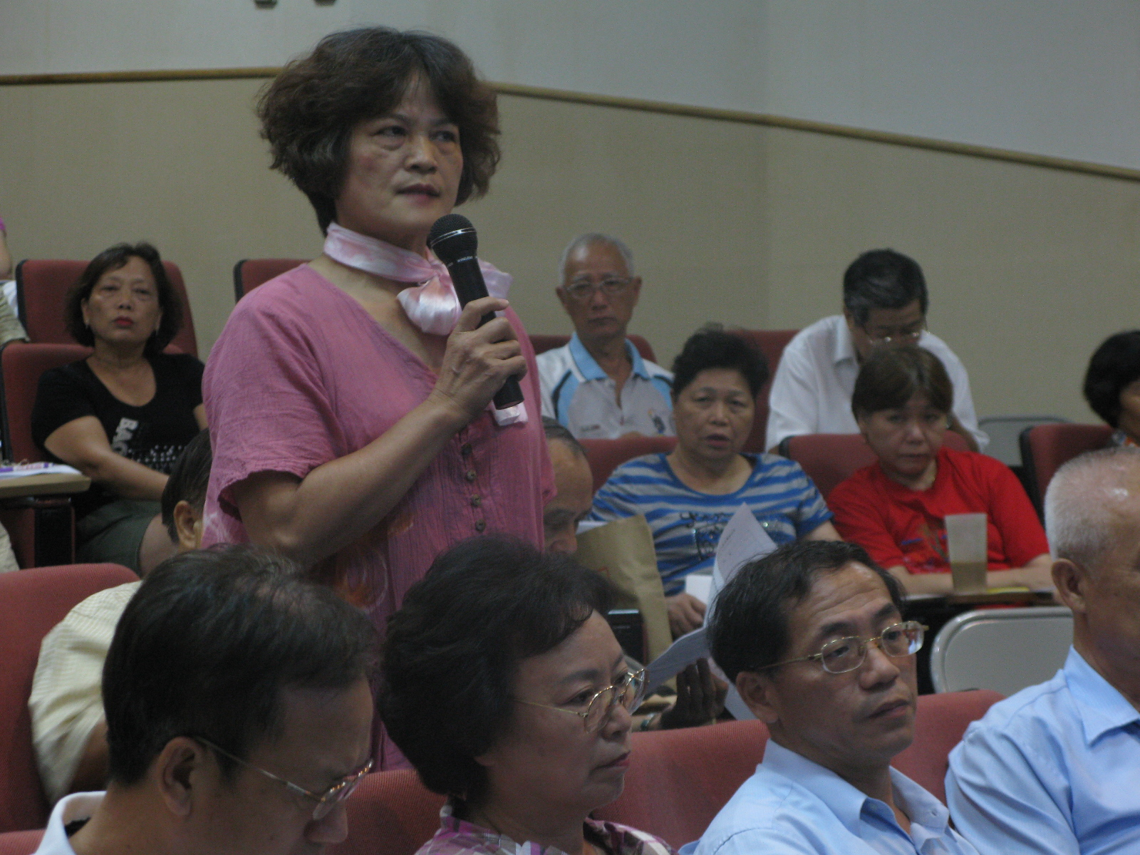 志工黃麗華老師針對五大家族探勘活動提出建言