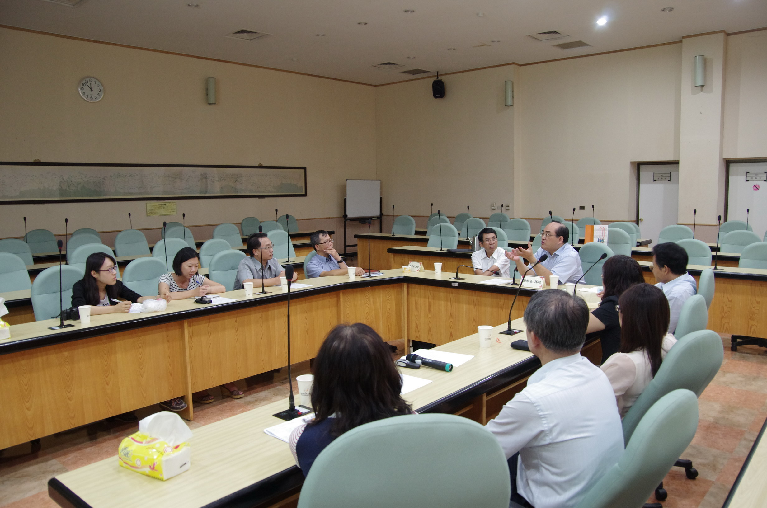 本館與教育部參訪團交流座談