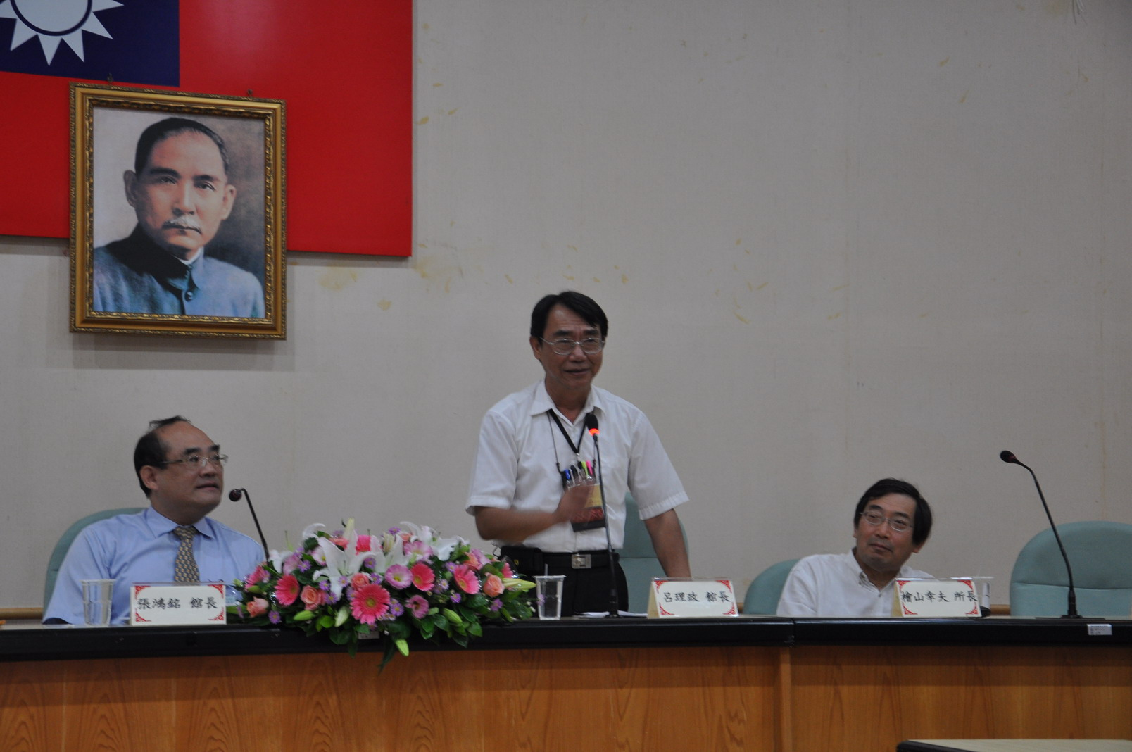 貴賓致詞：國立臺灣歷史博物館呂館長理政（中立者）