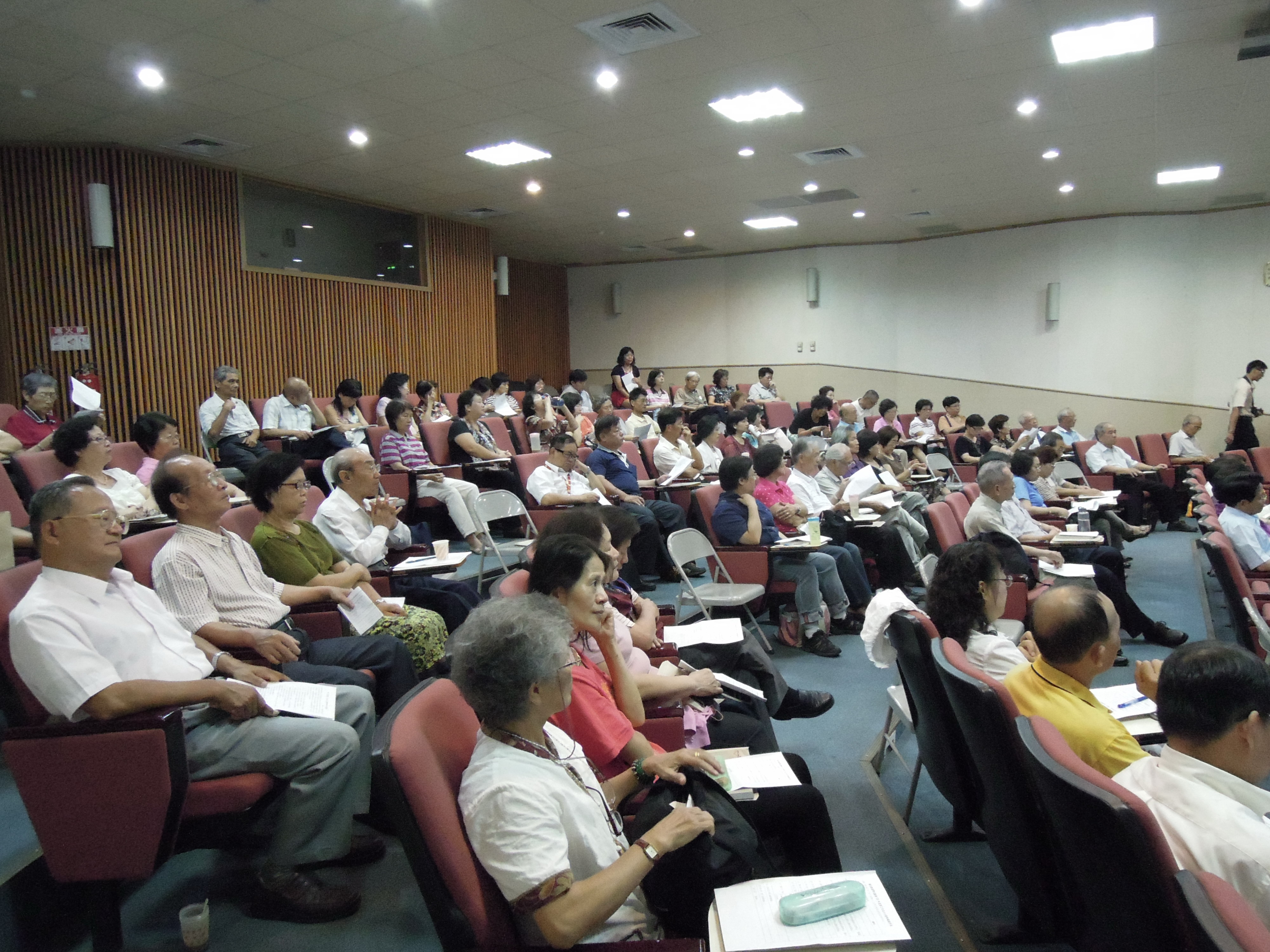 志工們踴躍出席志工大會