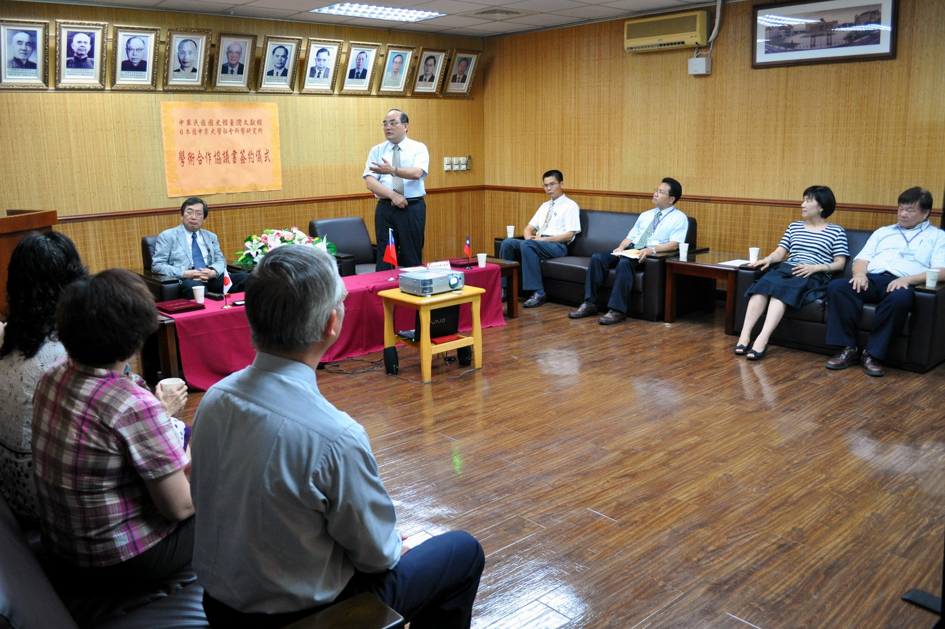 本館與中京大學社科所學術合作簽約張館長鴻銘致詞