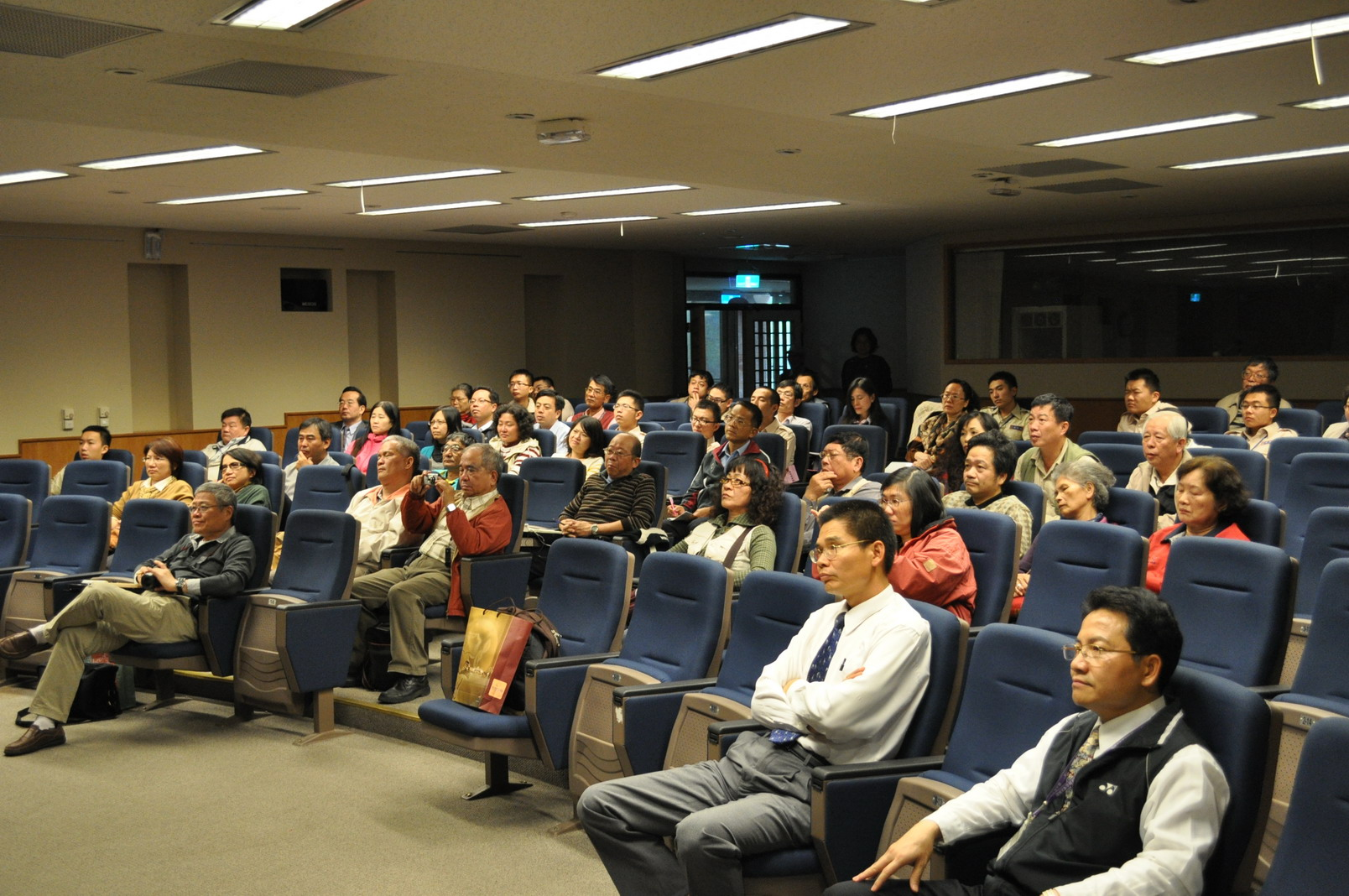 參與專題演講聽眾