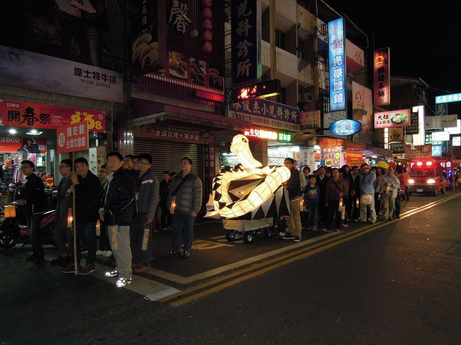 「文獻館隊」踩街遊行