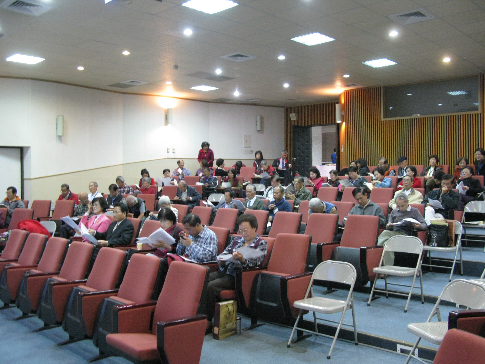 志工們踴躍出席志工大會