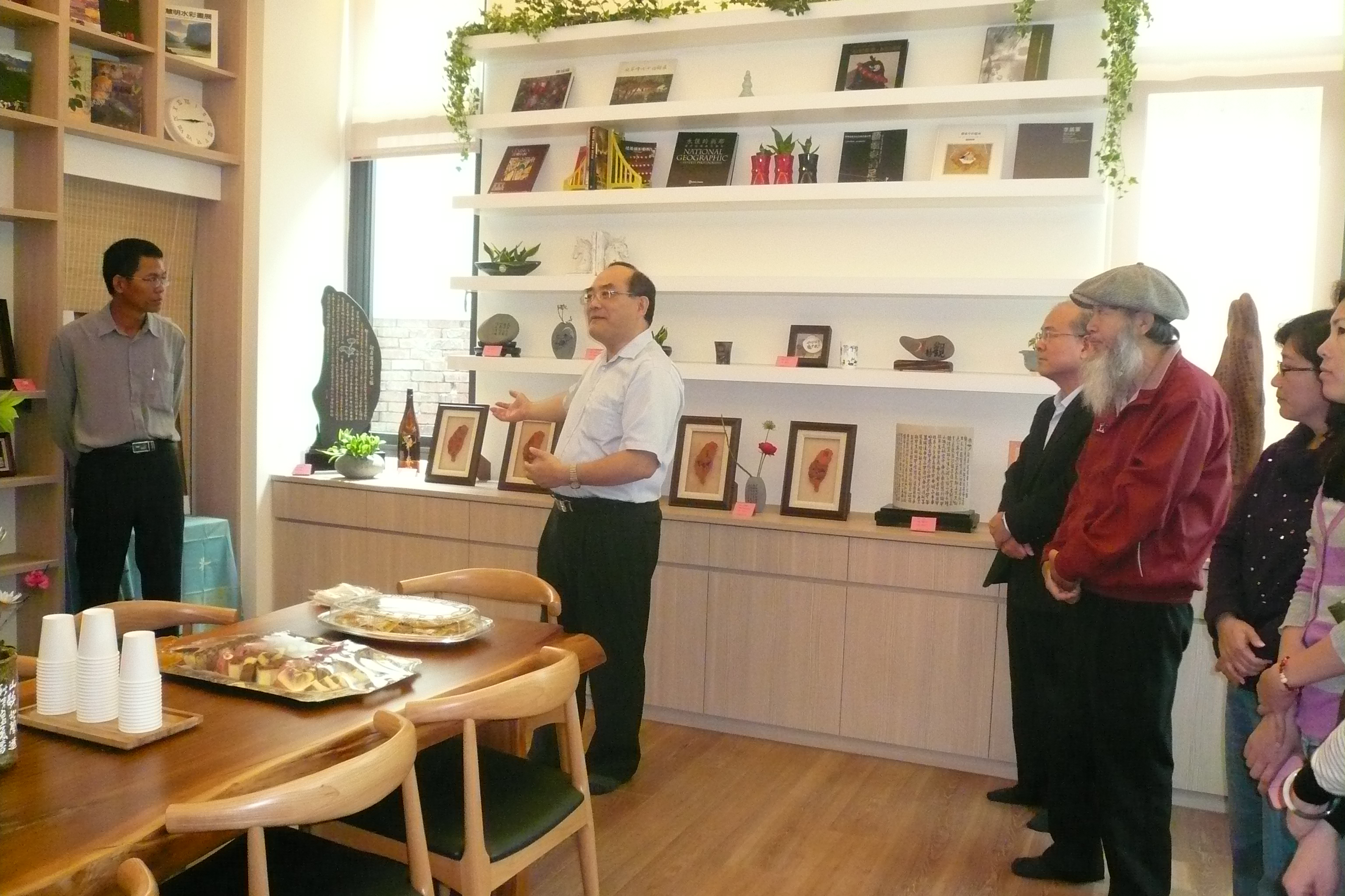 圖3：張鴻銘館長（中）受邀致詞之二