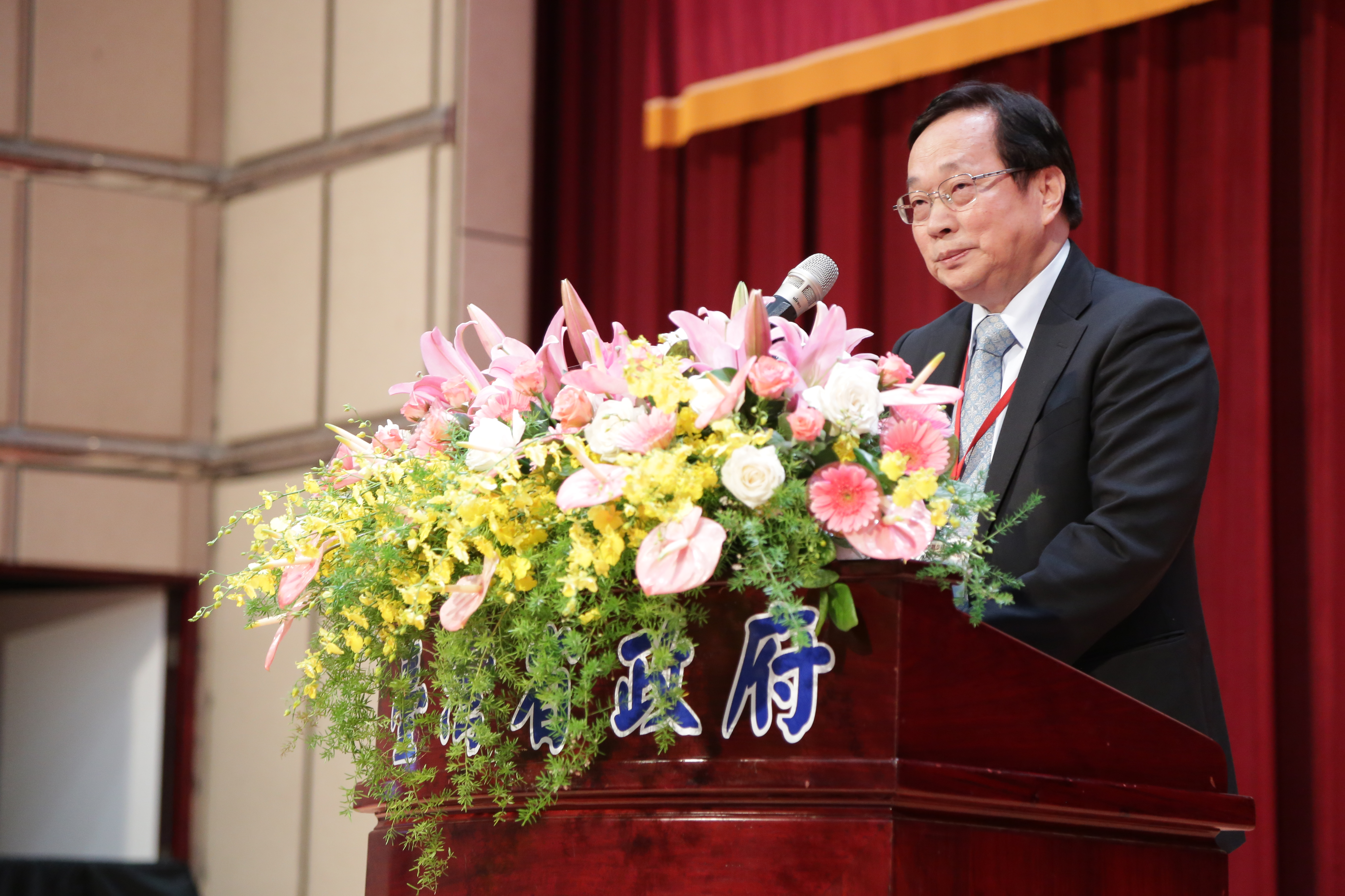 圖2：貴賓致詞：國史館呂芳上館長