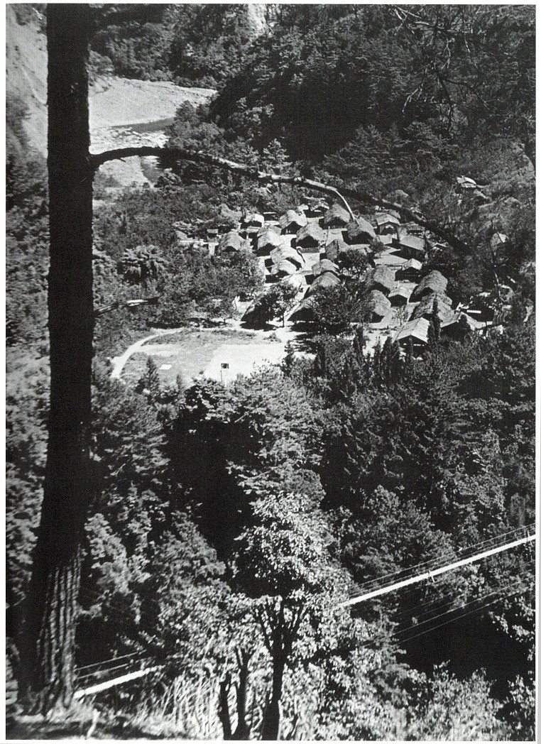 圖6:現在已沈在德基水庫的佳陽舊部落/ 1945/ 黃則修攝