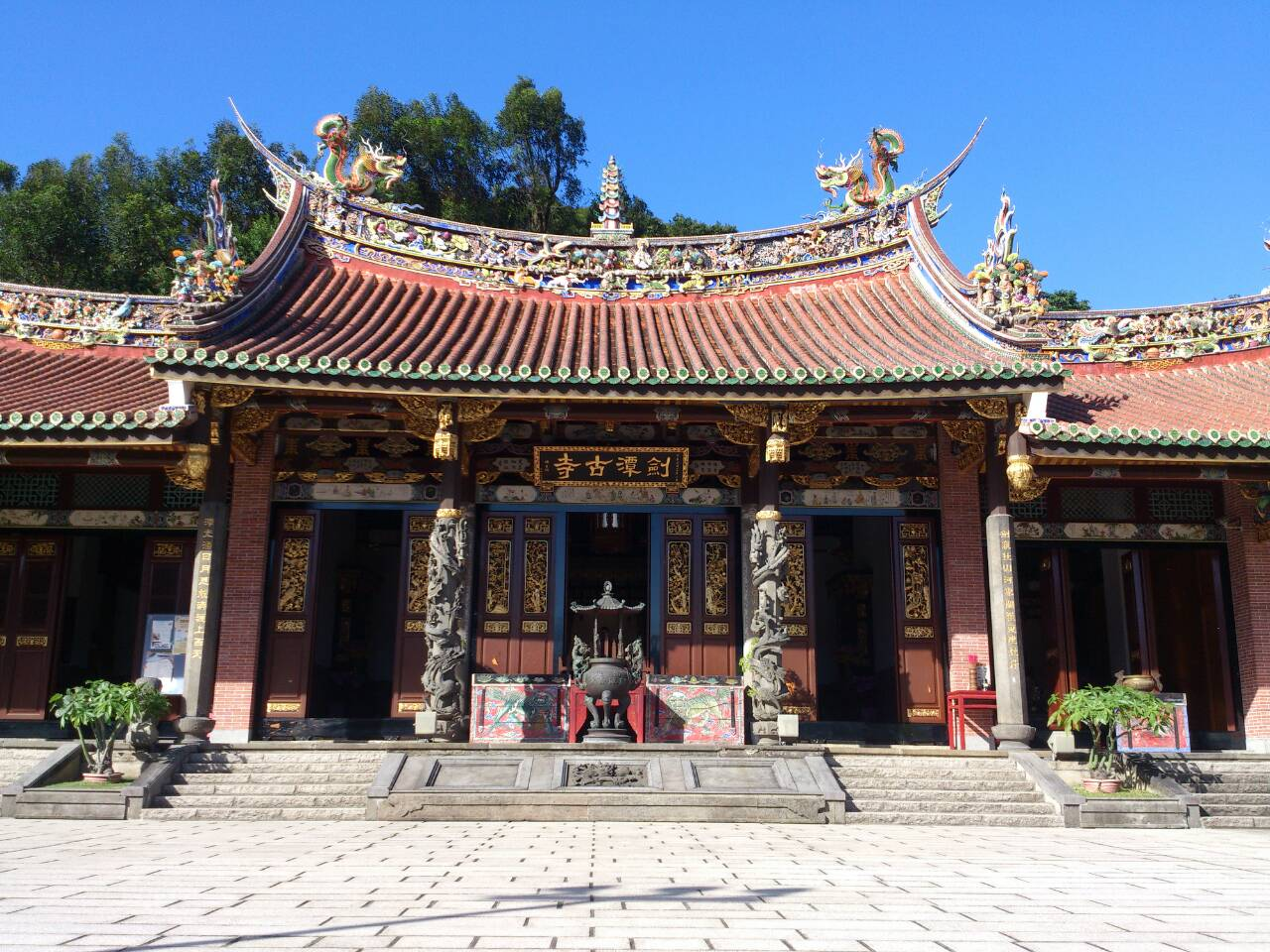 圖2:大直北安路劍潭古寺