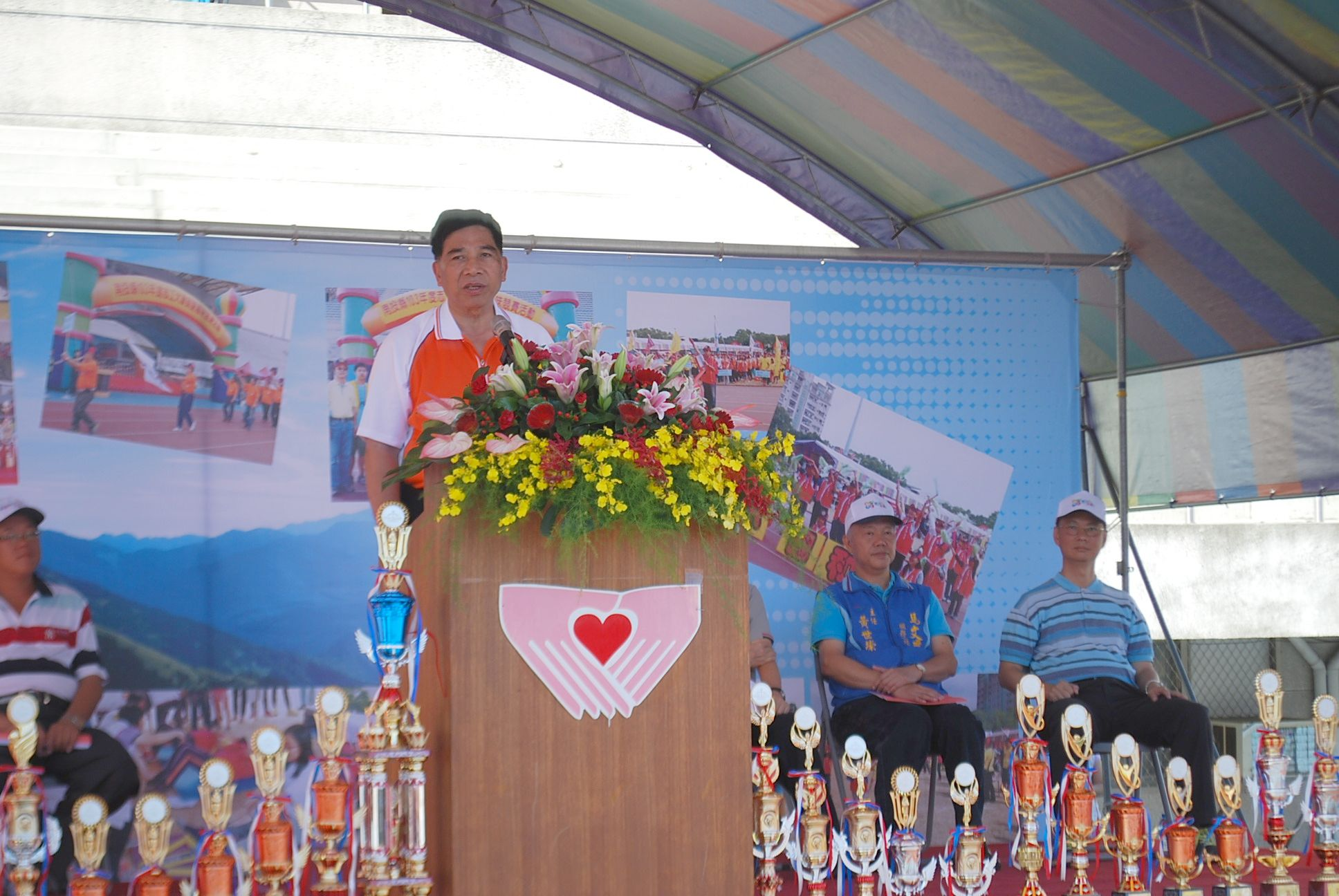 圖4.主席陳正昇副縣長致詞，本館王希智主任秘書(右1)為受邀貴賓