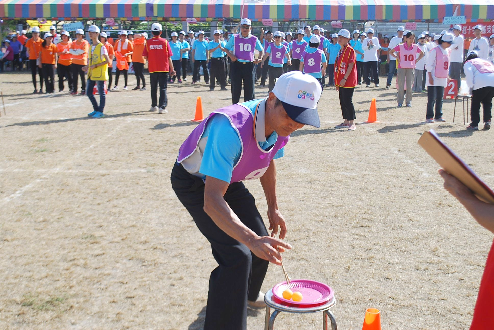 圖9.夾球項目比賽