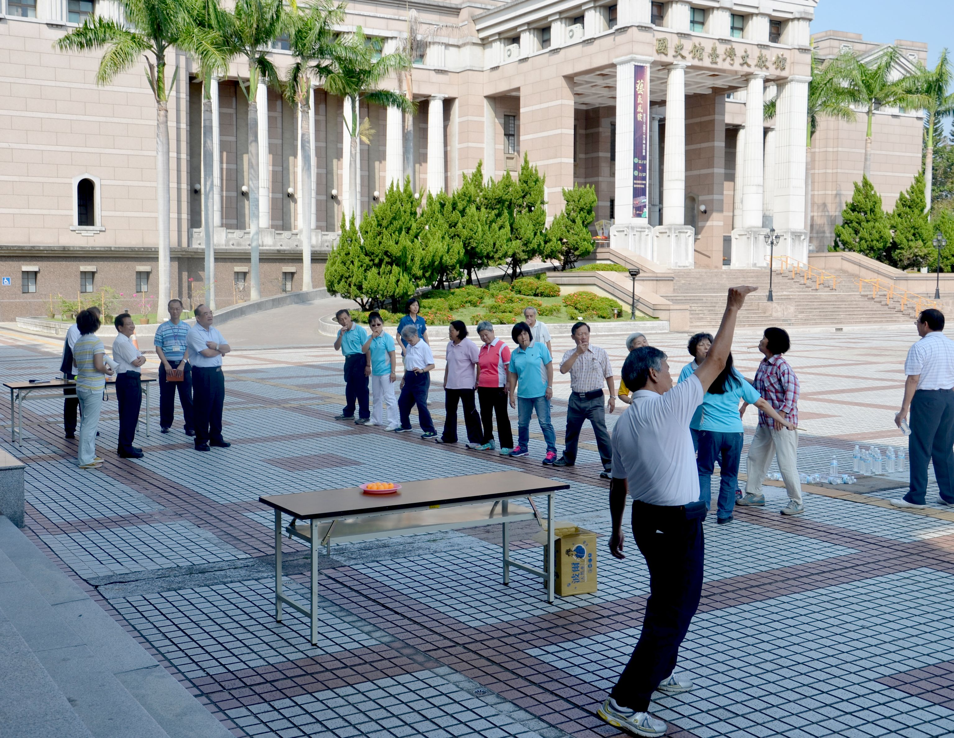 圖2.訓練期間張鴻銘館長(左5).王希智主秘(左4)及林明洲專委(左3)到場為選手加油勉勵