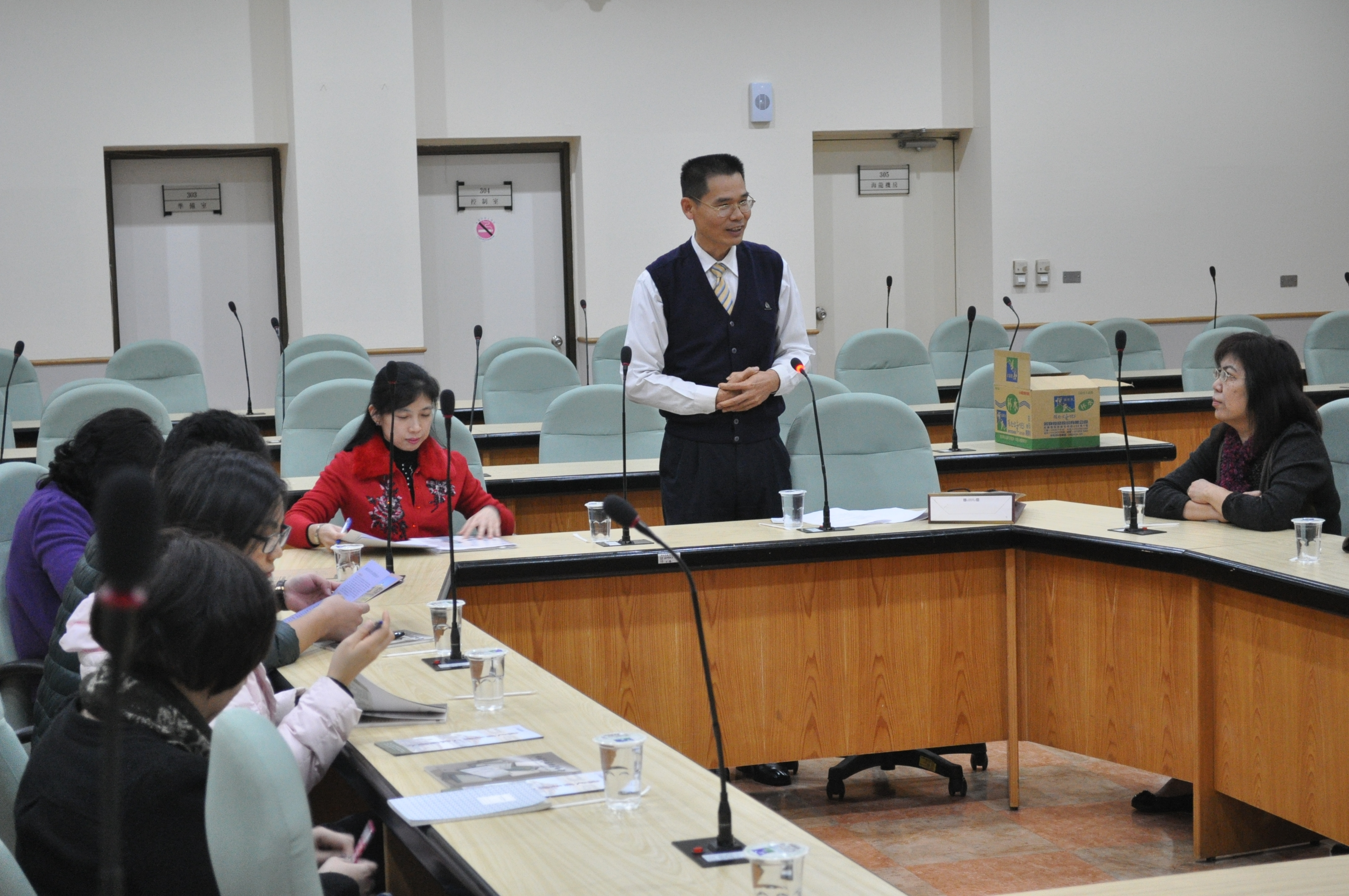 圖1：劉澤民副館長（立）致歡迎詞