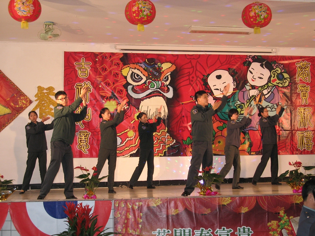 圖6：南投縣後備指揮部士官兵啦啦隊表演