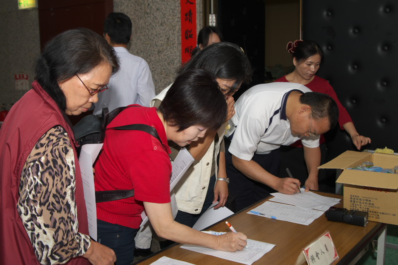 報名簽到人數踴躍