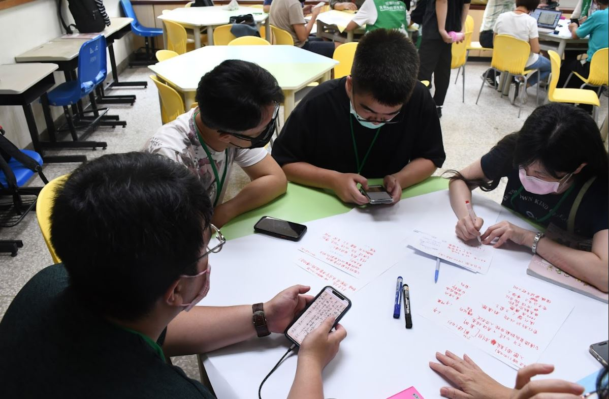 圖6：學員分組討論