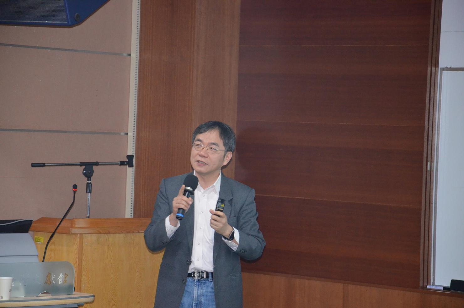 圖8：邱上嘉教授主講「臺灣客家的建築與聚落文化」