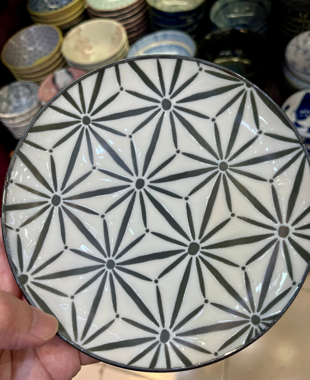 圖4：麻葉紋碟子（何孟侯提供）