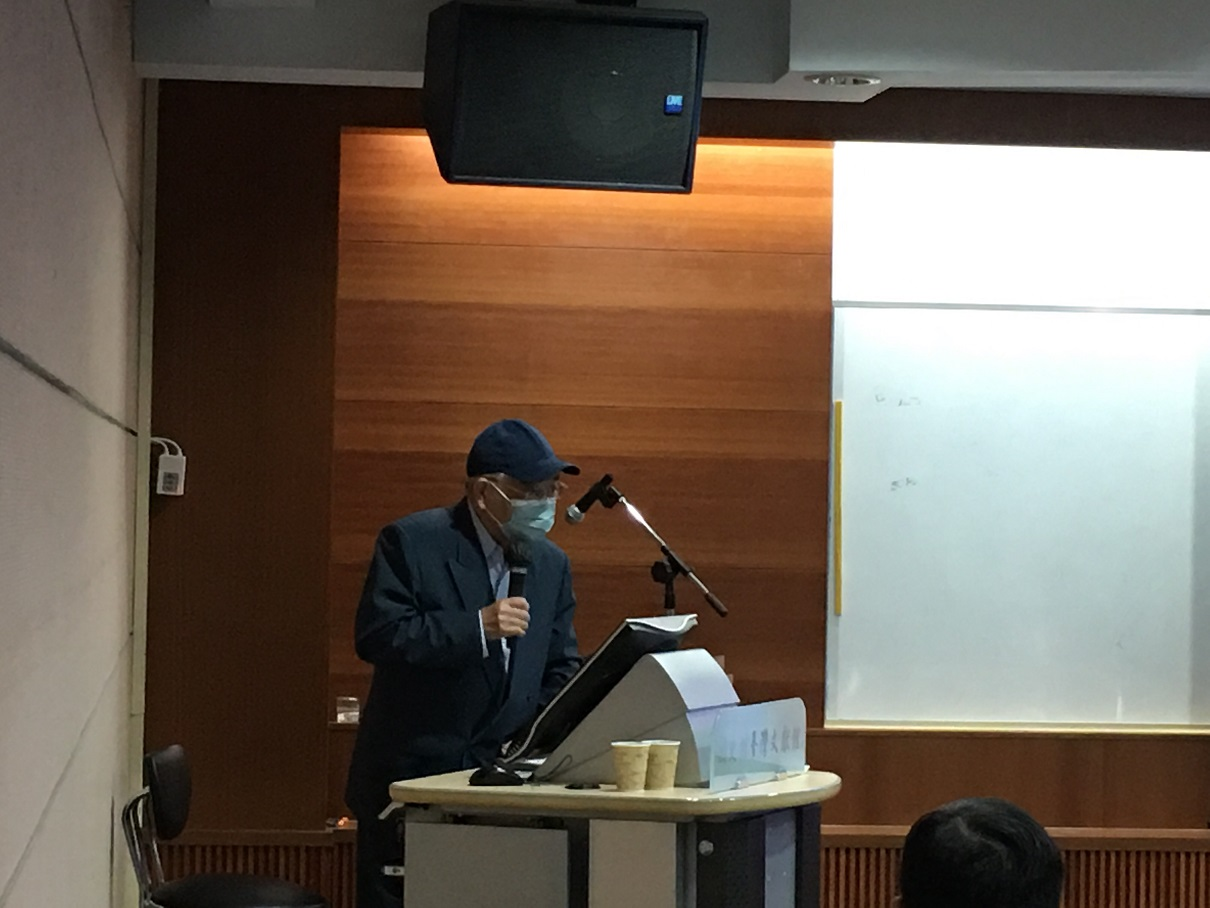 圖2：黃秀政老師演講