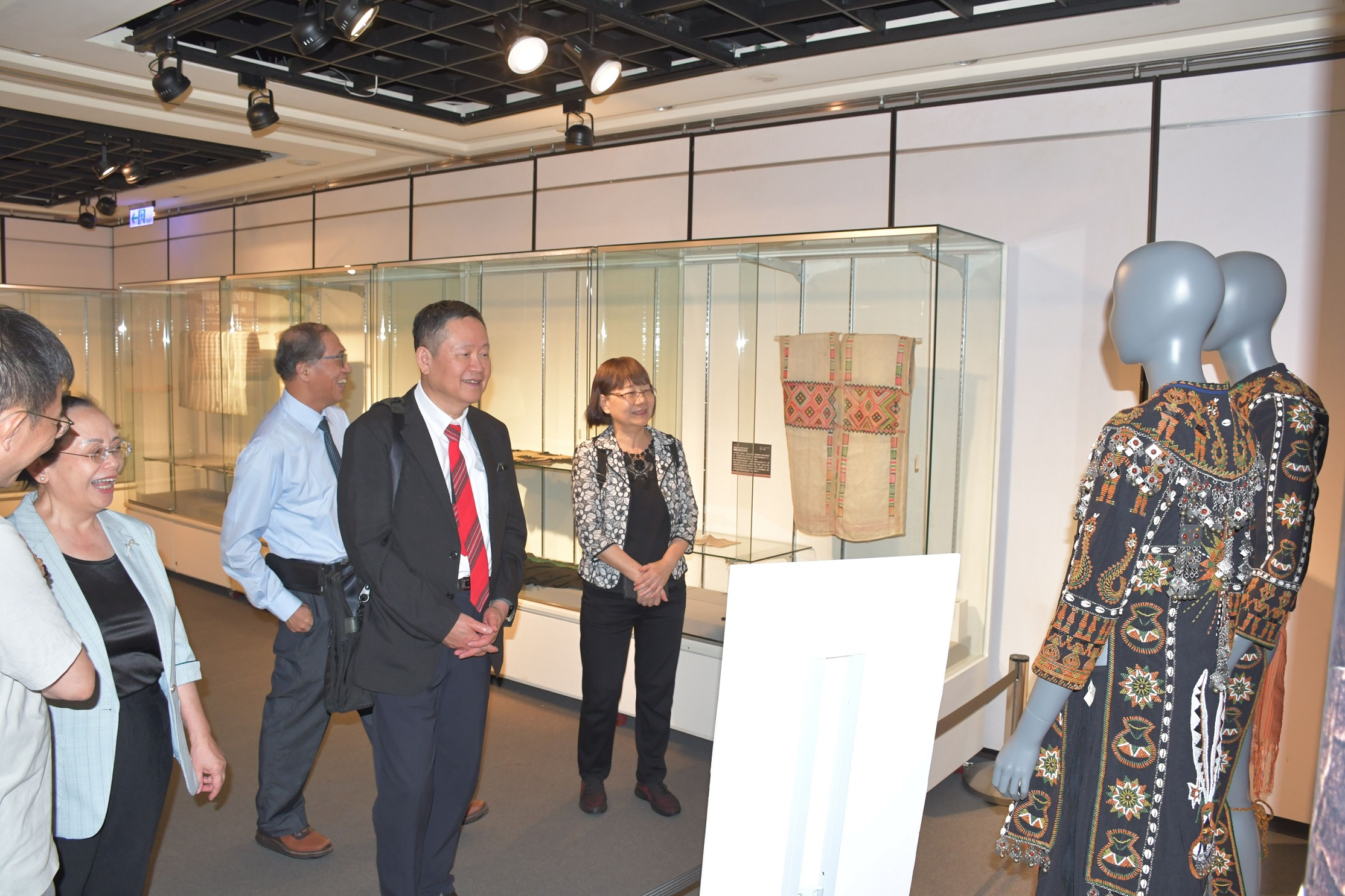 圖8：參觀展場2