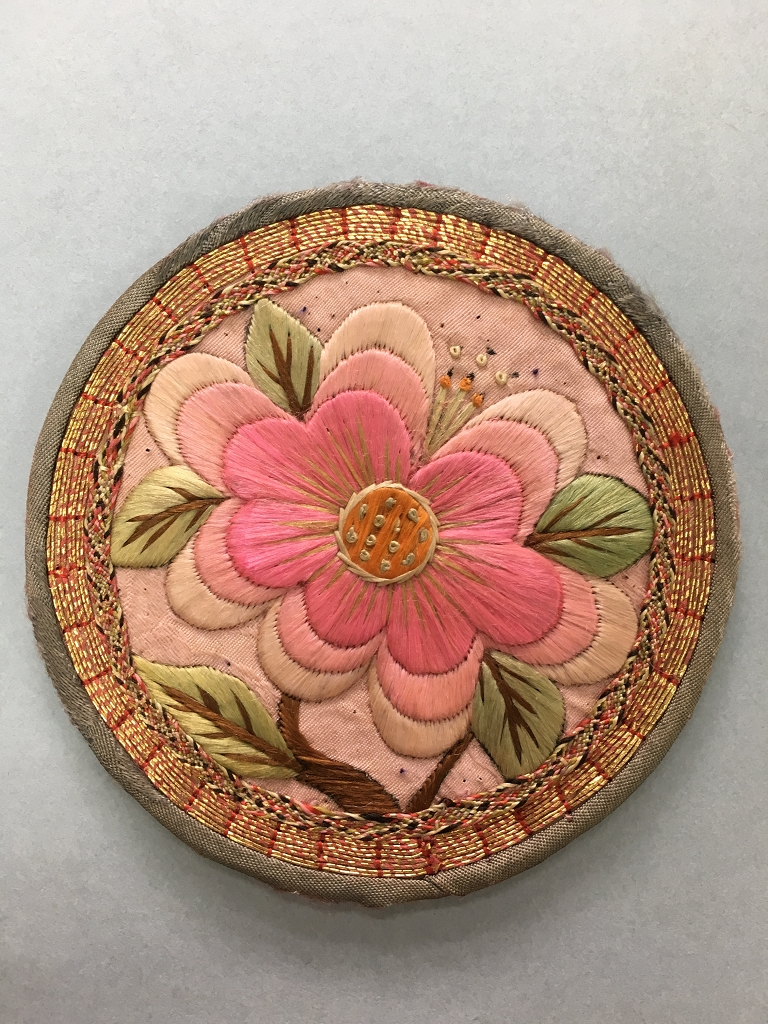 圖4：花草圖案繡片