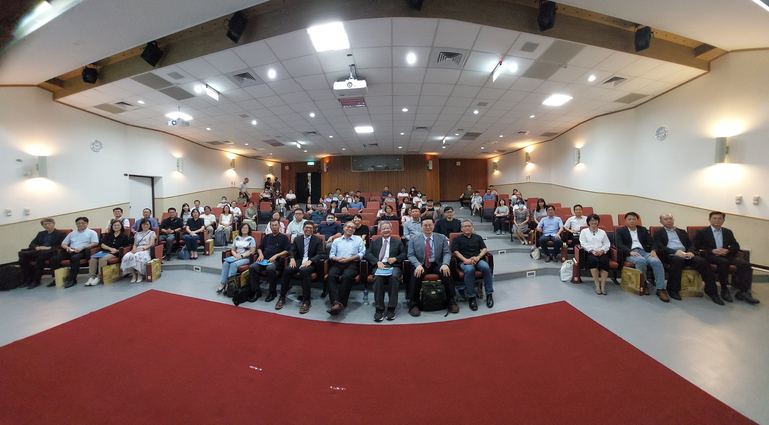 圖22：得獎代表大合影