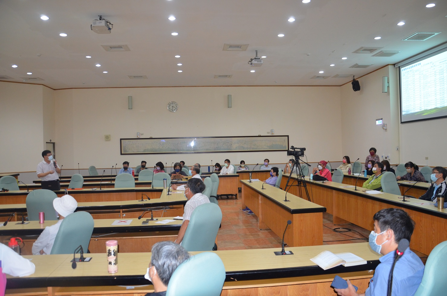 圖2：鄭安睎教授演講情形