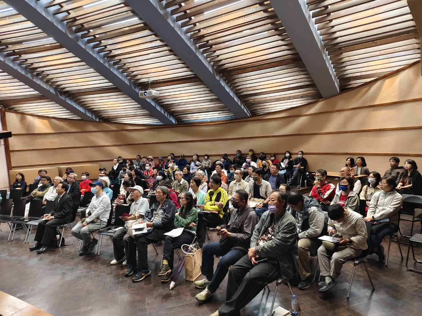 圖5：現場聽講情形（一）