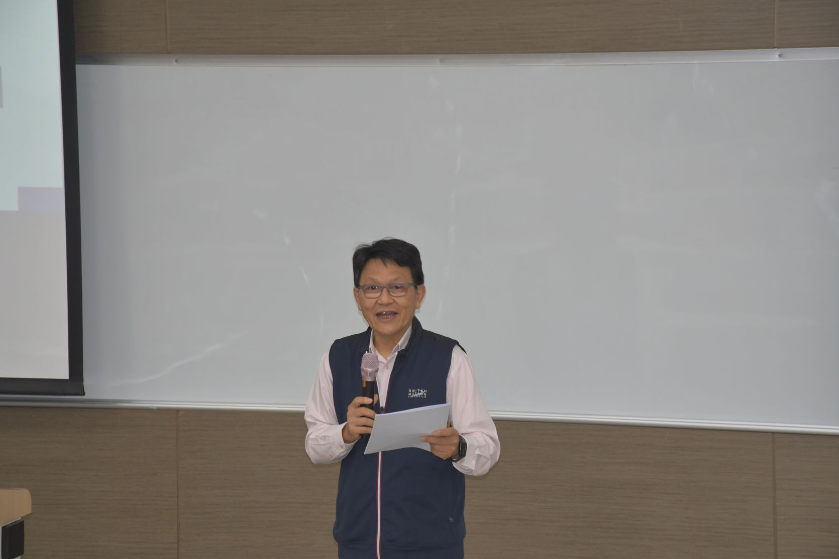 圖2：臺灣古文書學會官志隆理事長開幕致詞