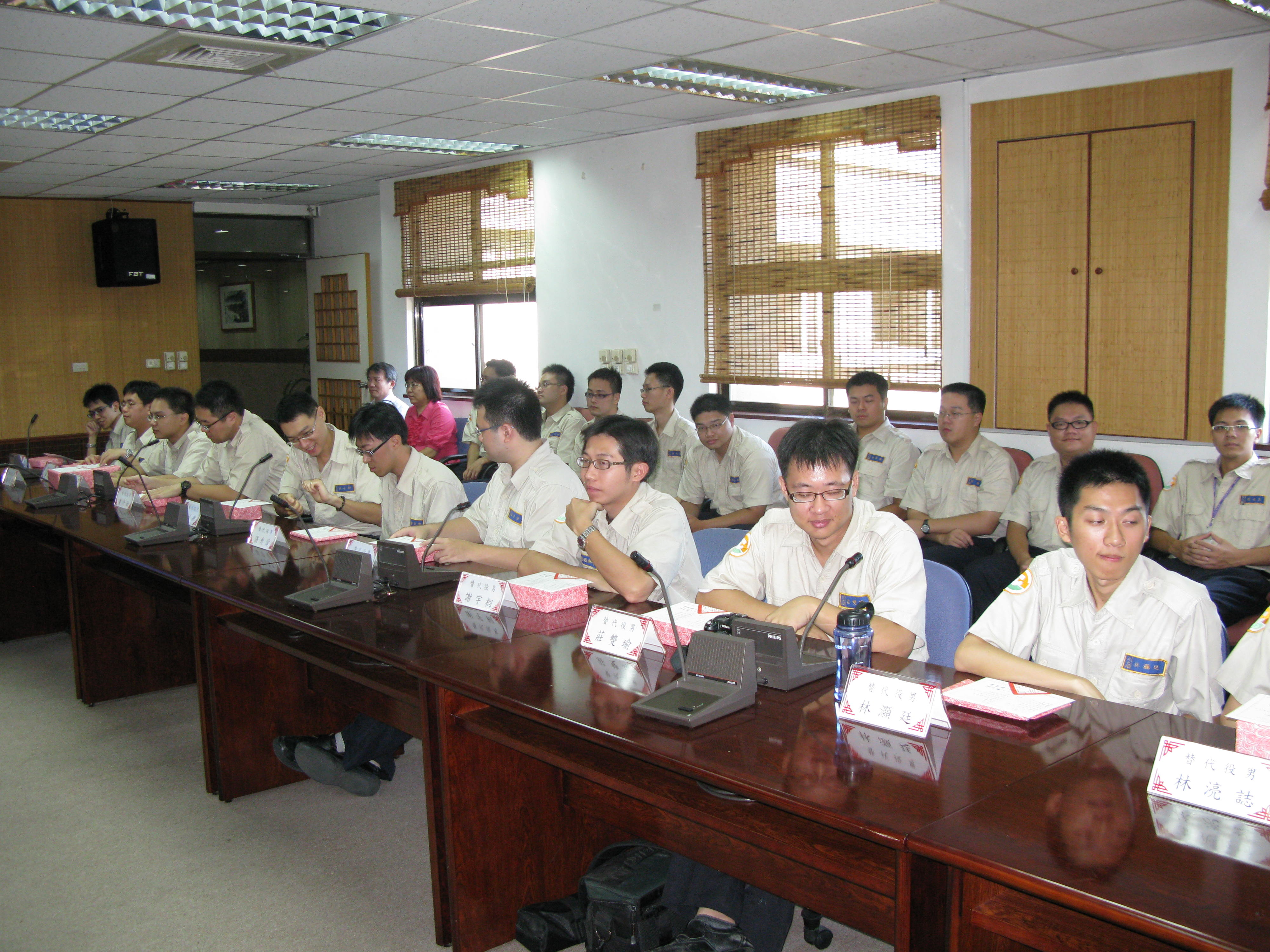 圖四.役男逐一發表退役感言及自由交談