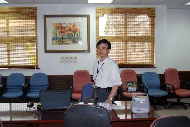 本館蕭主任秘書富隆講授