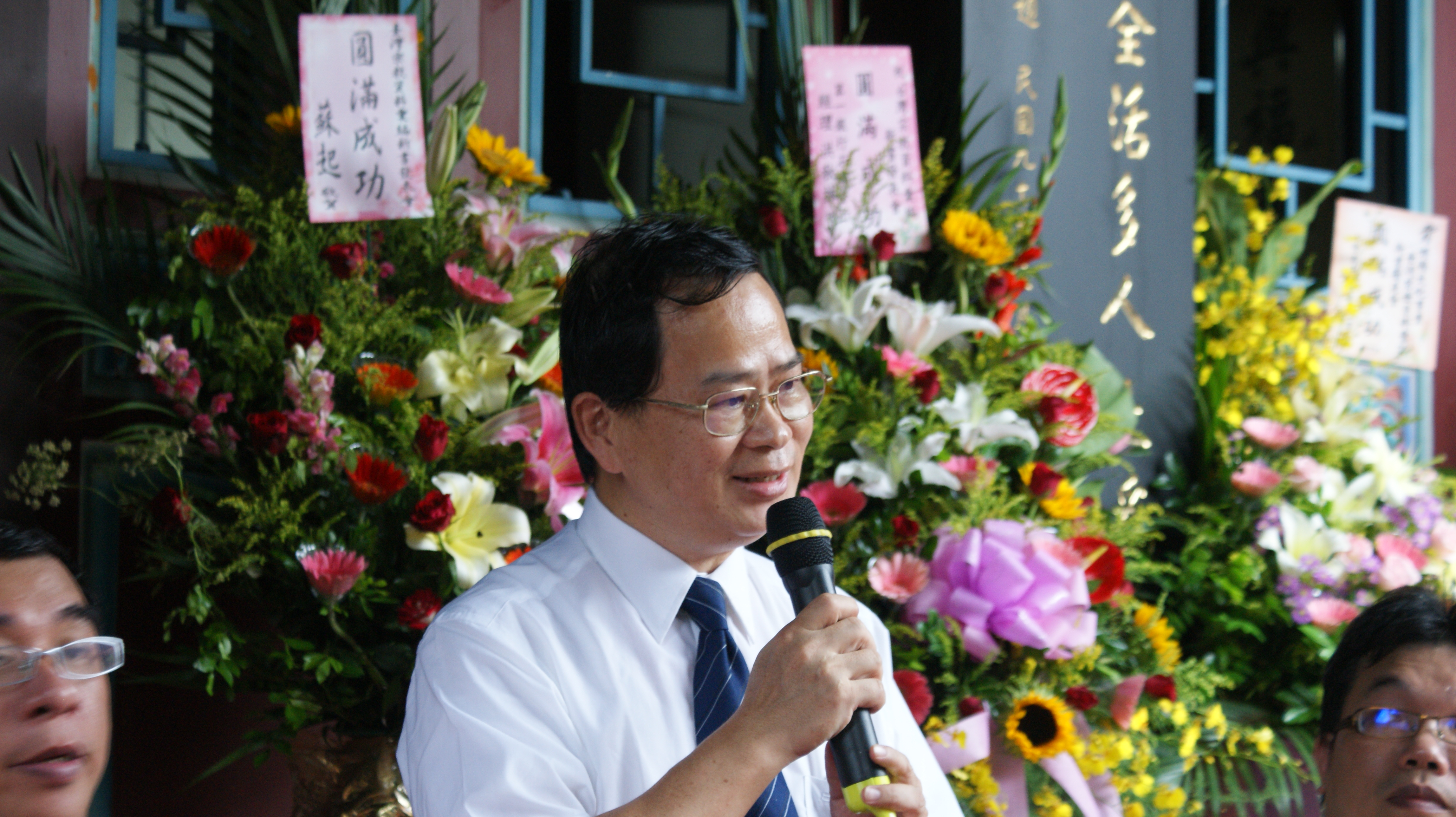 本館謝館長嘉梁應邀於新書發表會中致詞
