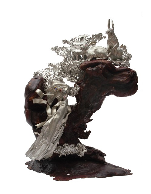 圖2：嫦娥奔月與玉兔錫雕