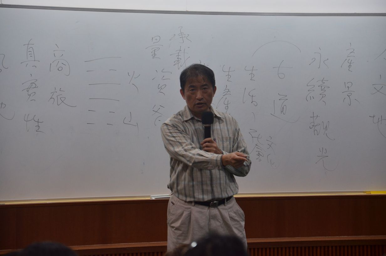 圖10：黃世銘老師演講