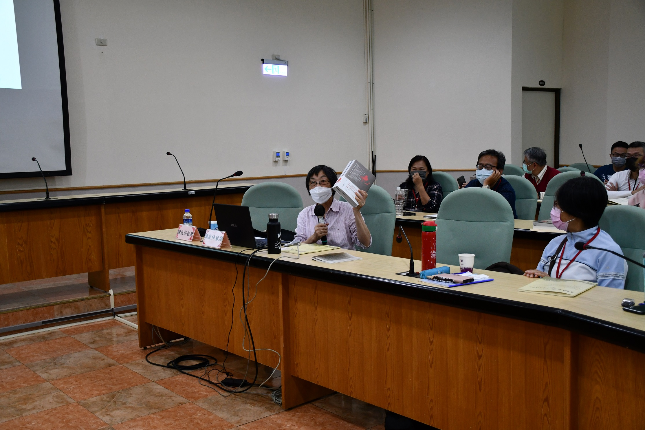 圖3：許雪姬老師主講「日治時期在滿洲的臺灣人」