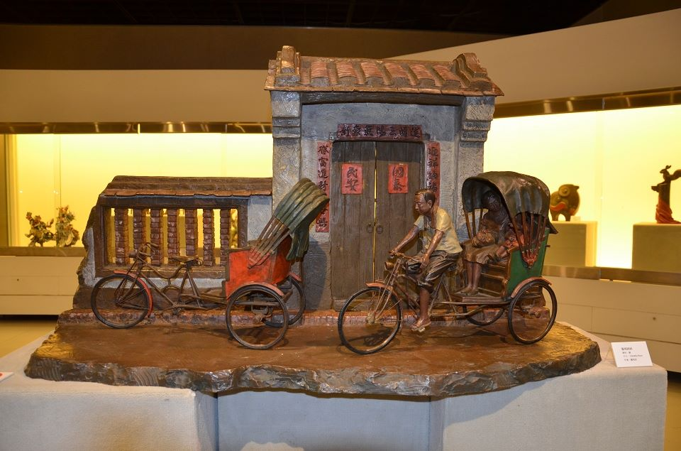 圖5：舊情綿綿 / 銅雕/  蕭啟郎作品