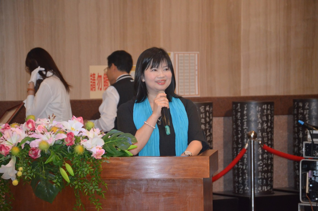 圖6：山城廣播電台吳佳儒經理(佳主播)擔任開幕式串場