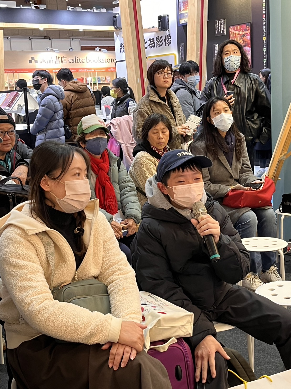 圖６： 現場觀眾提問。