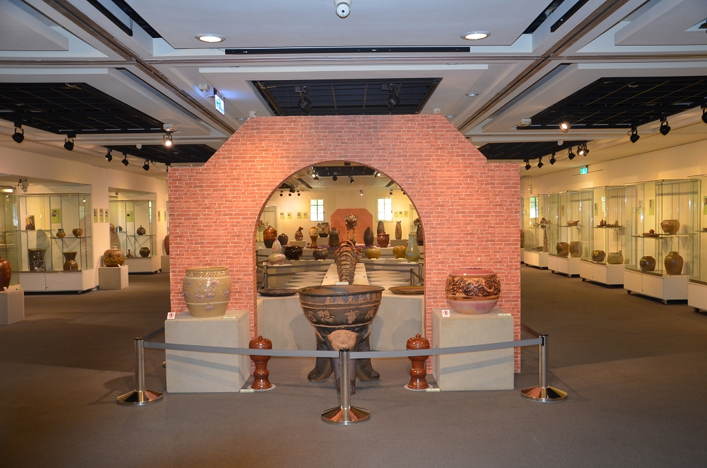 圖1：「薪緣-曾樹枝陶藝傳承師生聯展」展場場景