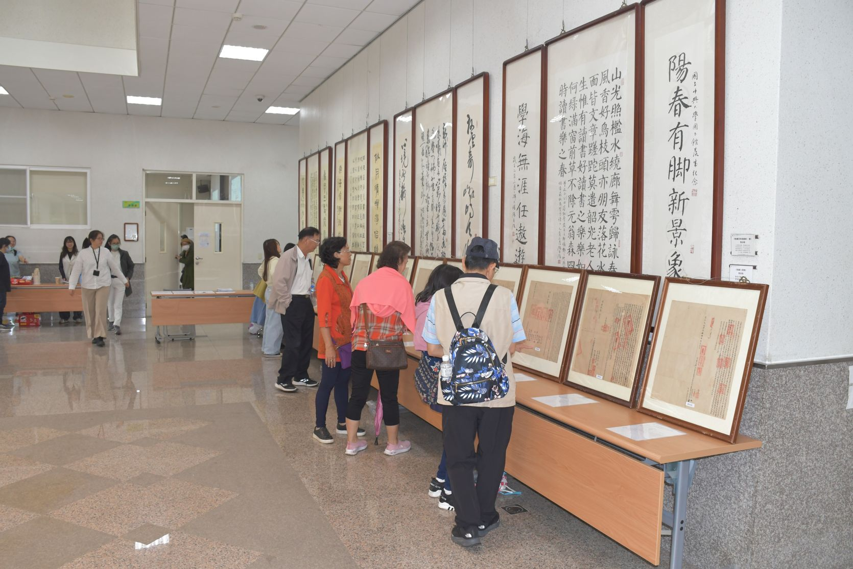 圖5：會場的古文書展示1