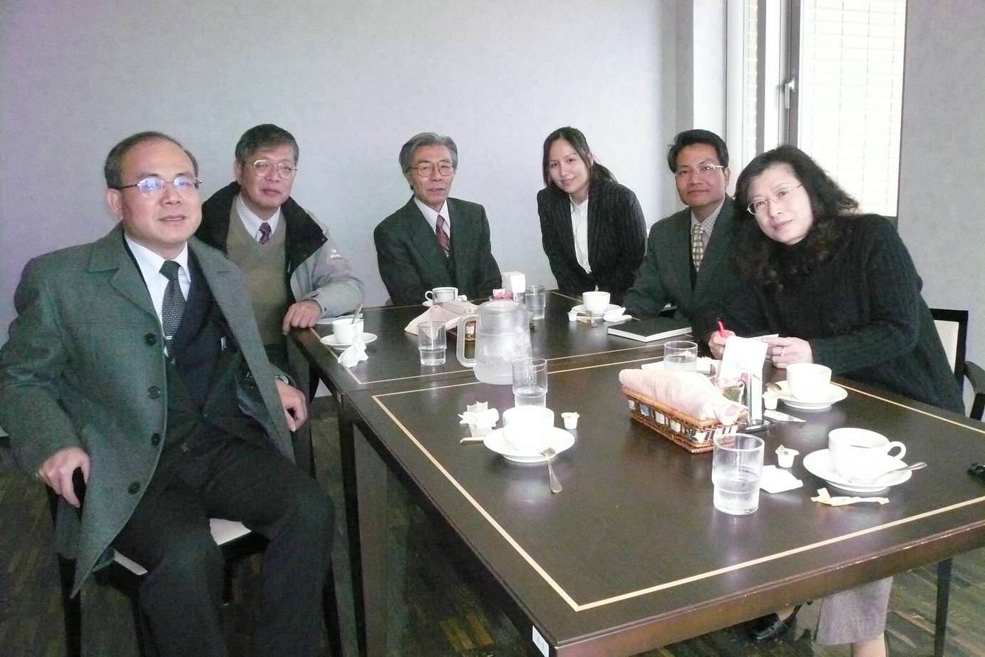 拜訪名城大學谷口教授（左三）、林館長金田（左一）