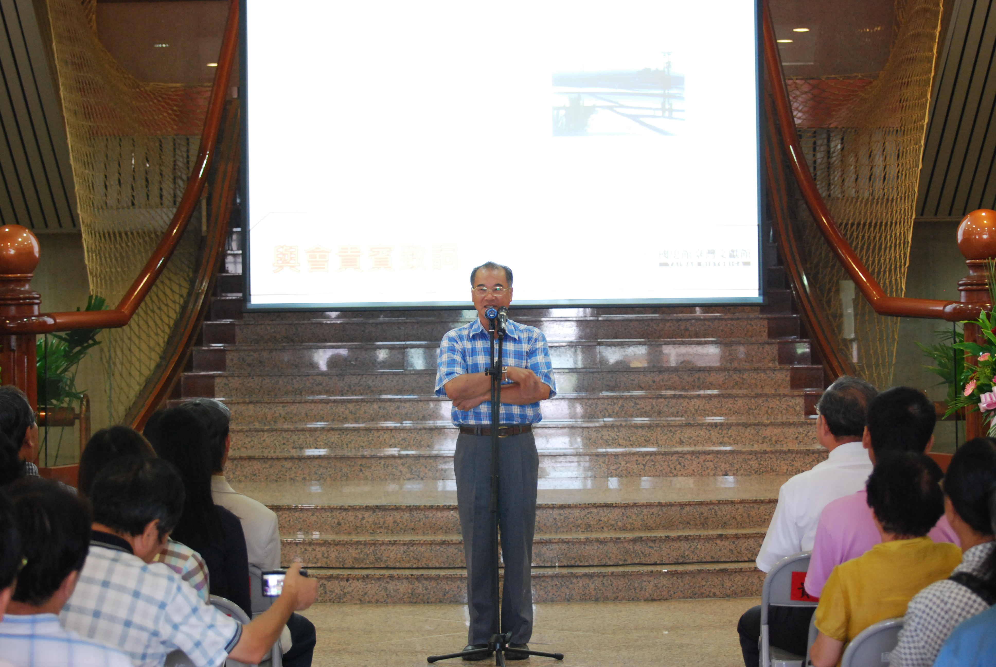 藝術家李轂摩致詞