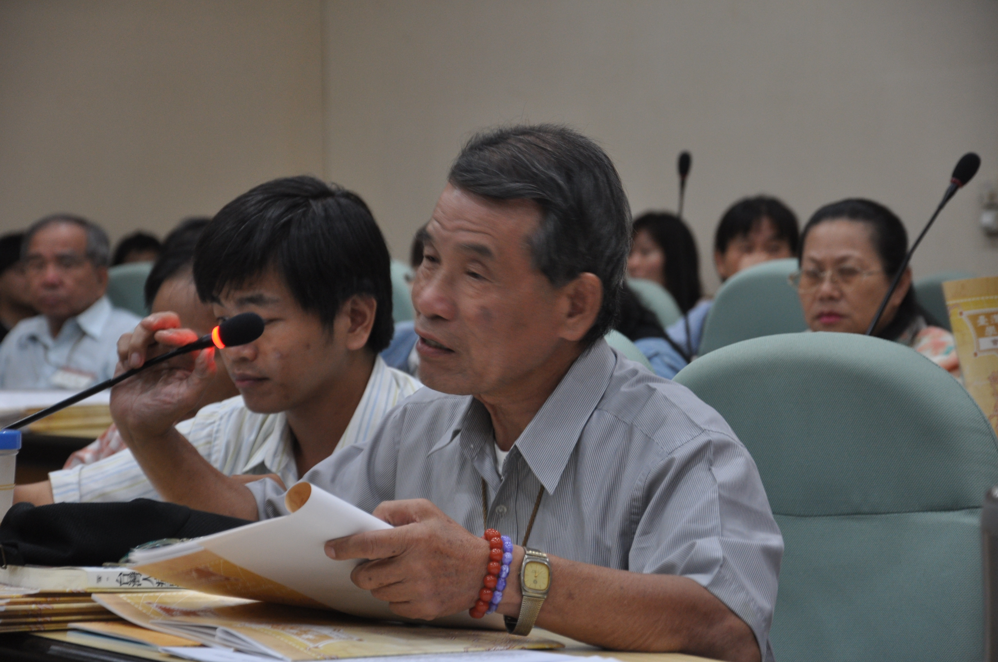 參與研討會人員現場提問